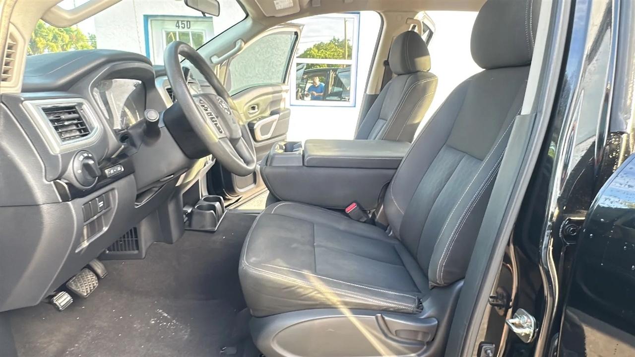 Nissan Titan  2017