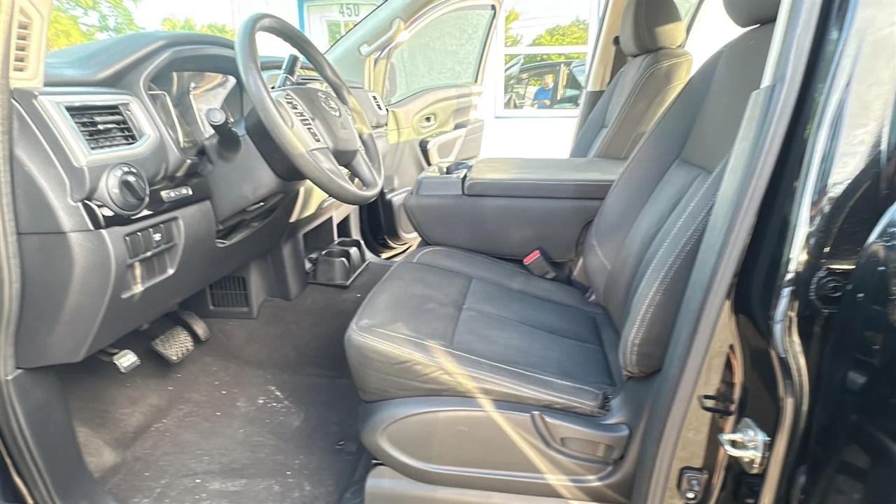 Nissan Titan  2017