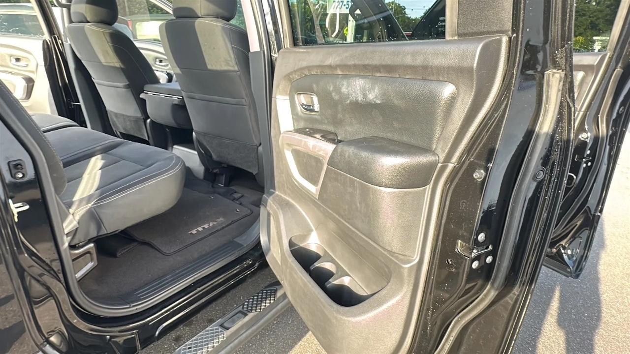Nissan Titan  2017