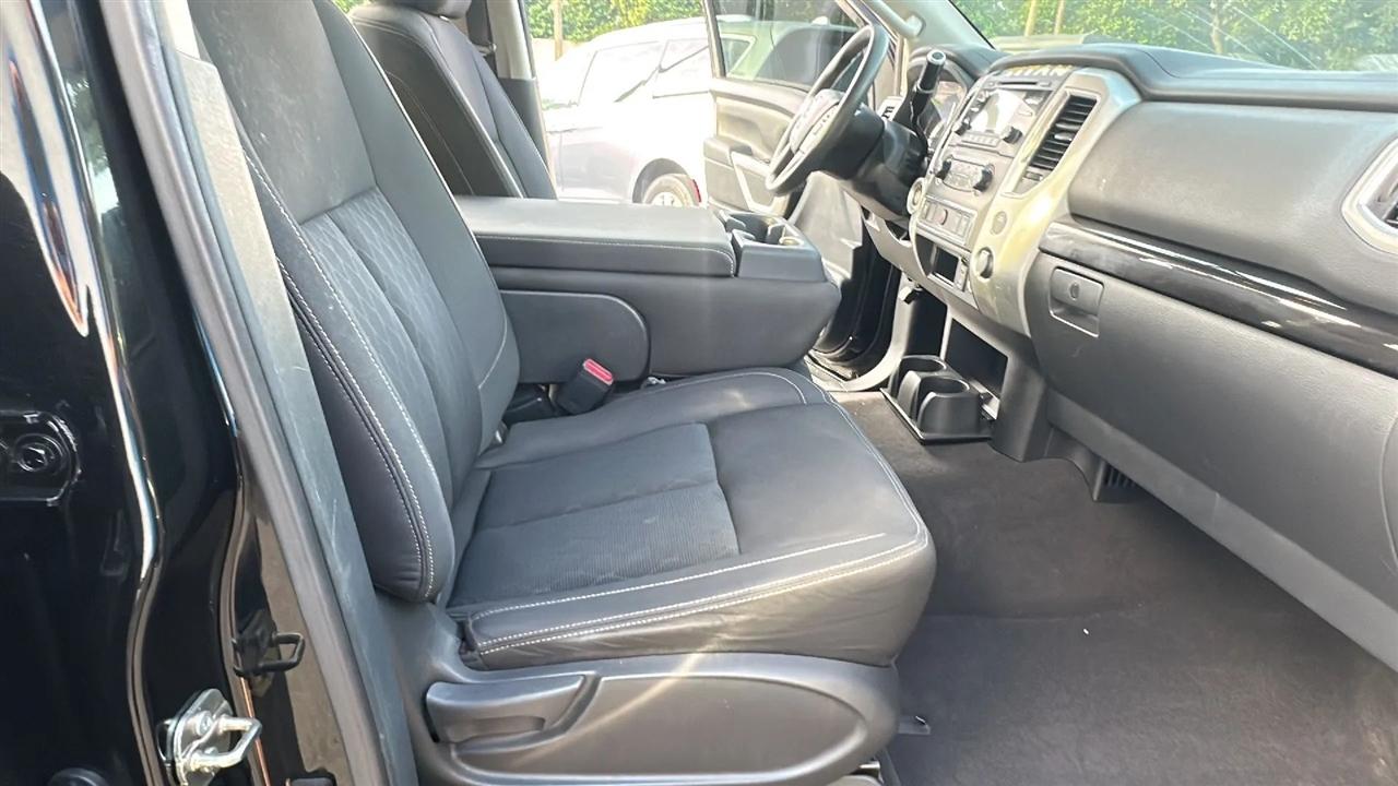 Nissan Titan  2017