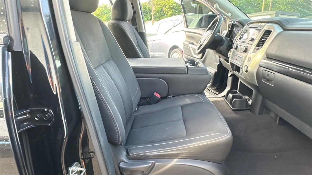 Nissan Titan  2017
