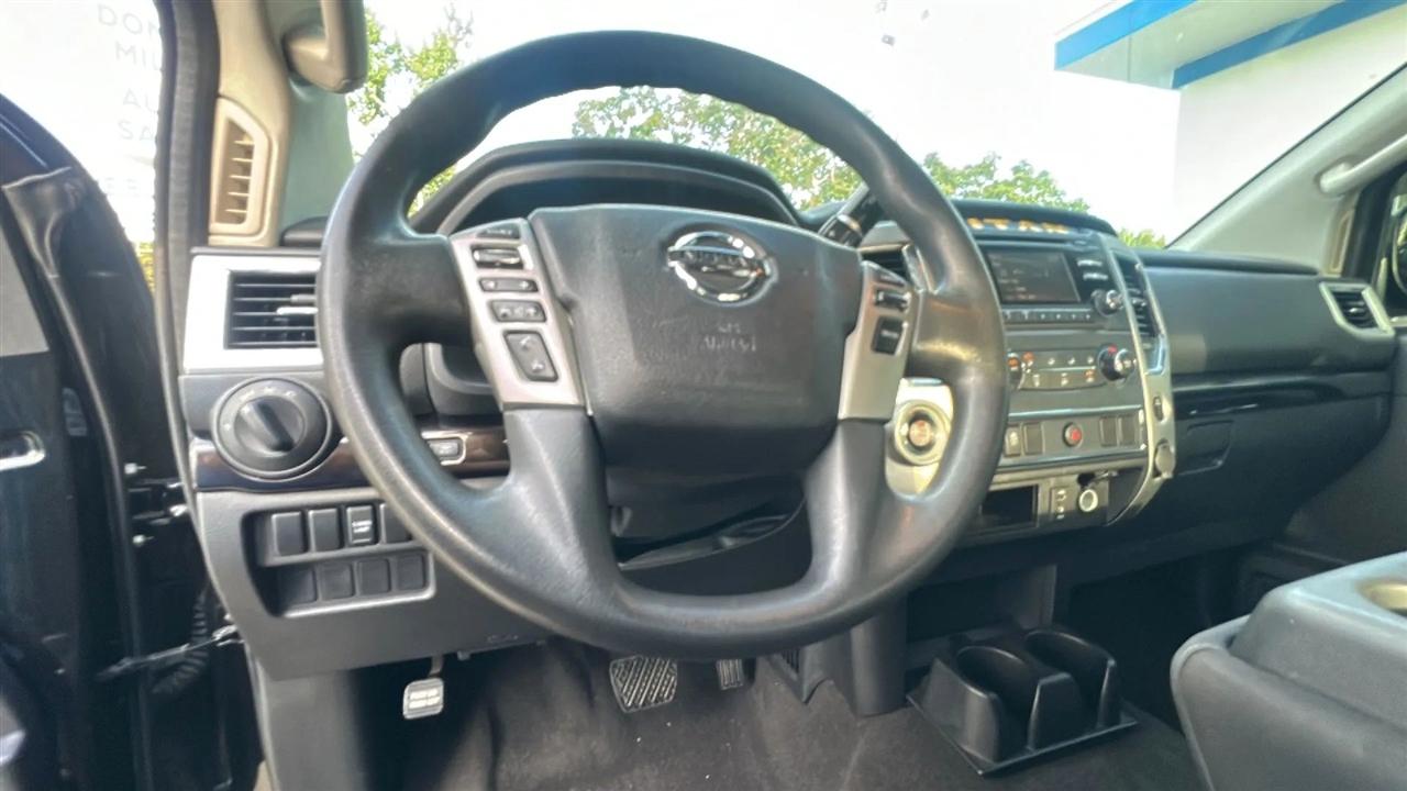 Nissan Titan  2017