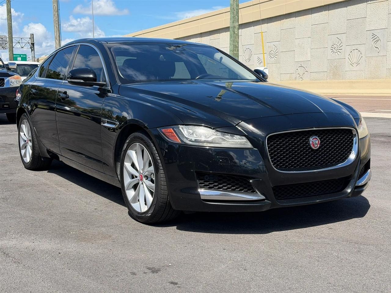 Jaguar XF  2018