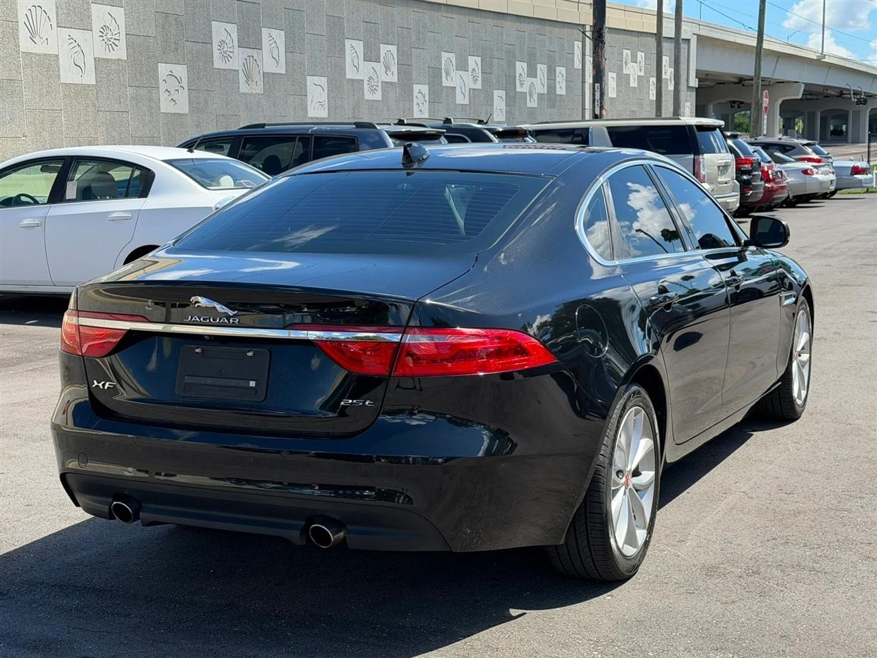Jaguar XF  2018