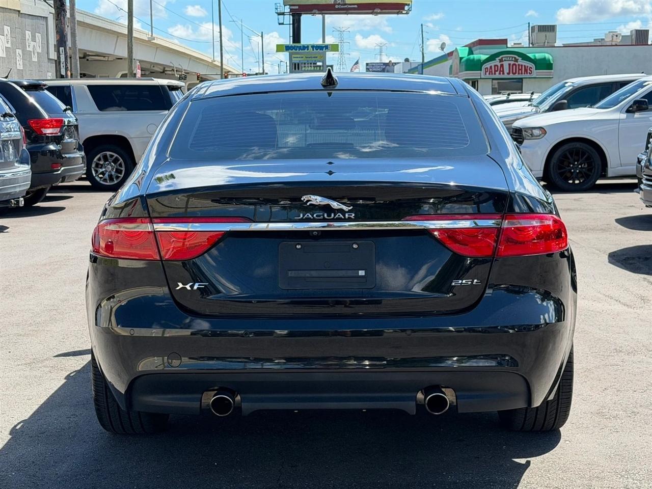 Jaguar XF  2018