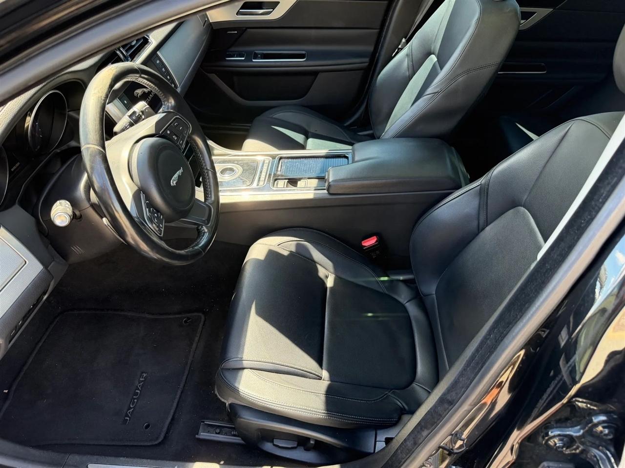 Jaguar XF  2018