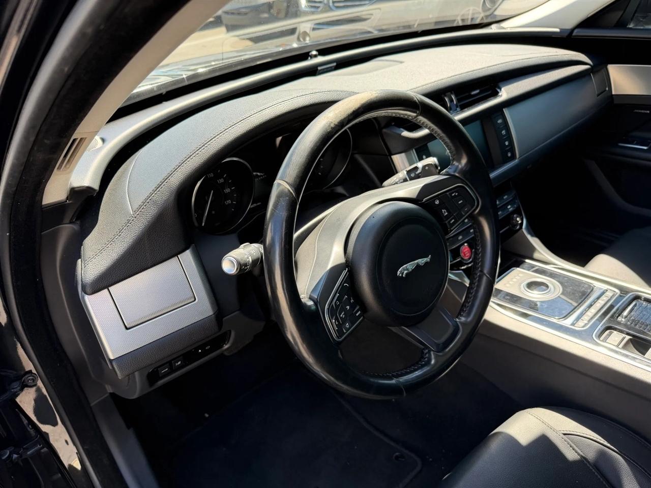 Jaguar XF  2018