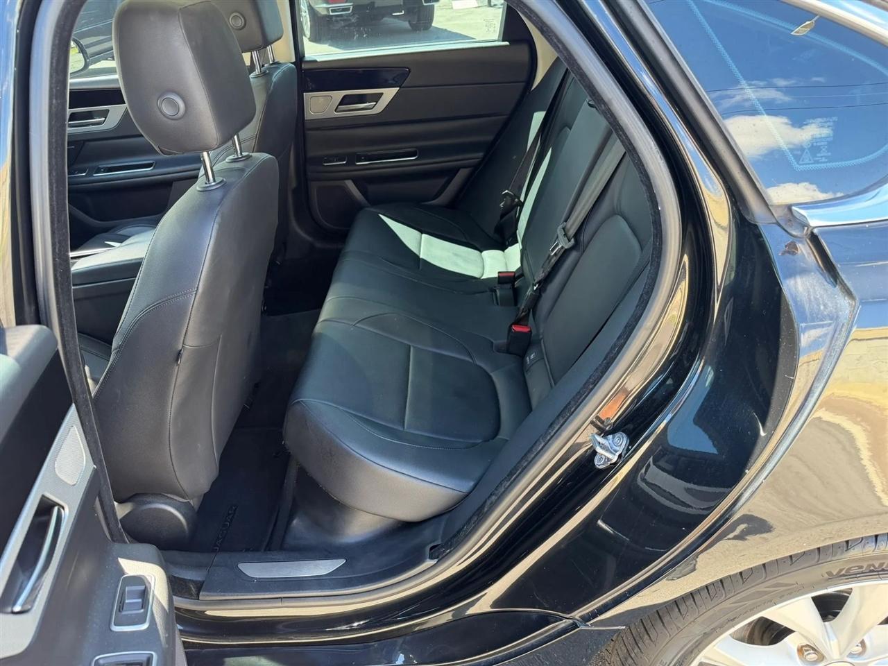 Jaguar XF  2018