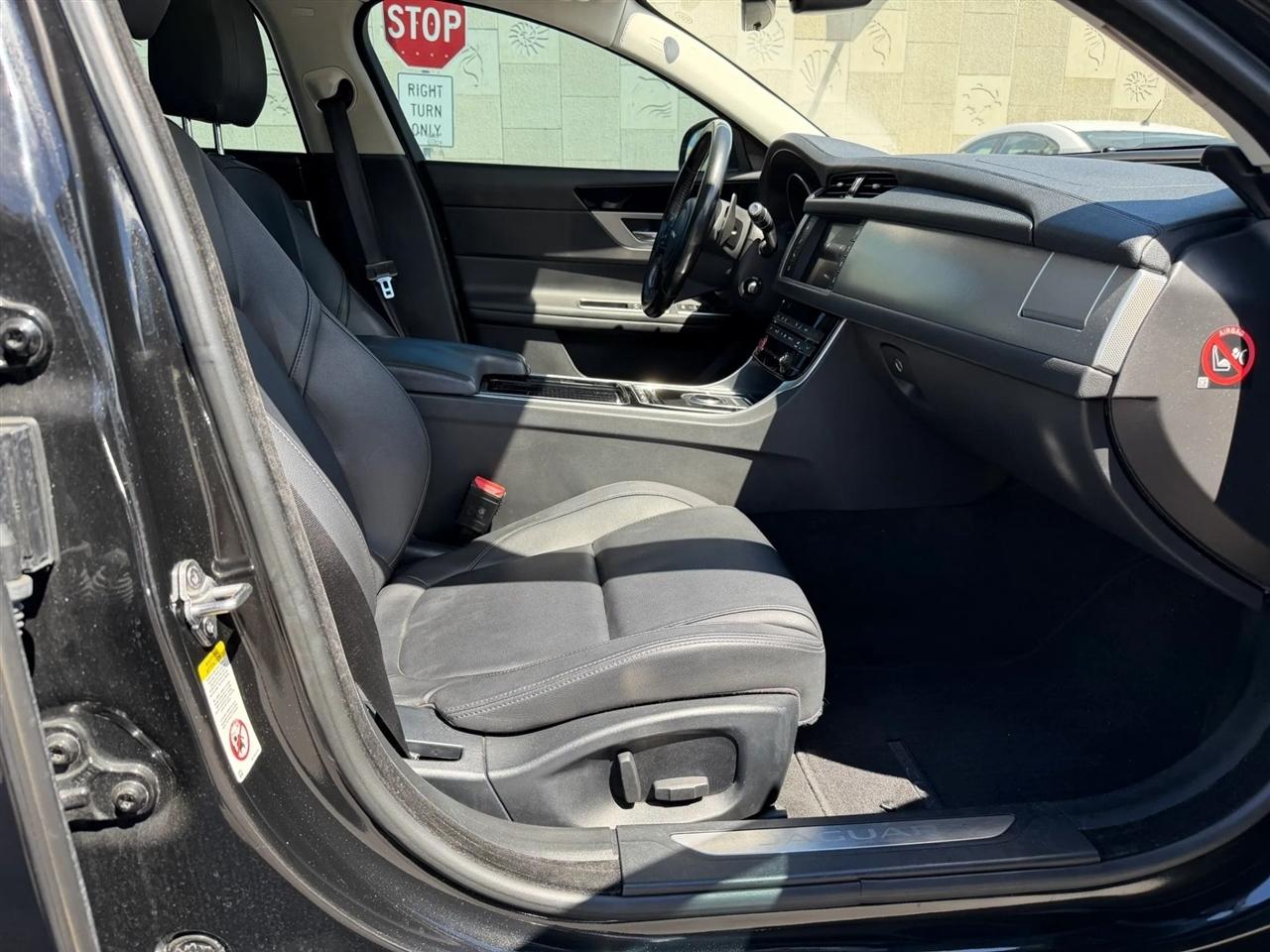 Jaguar XF  2018