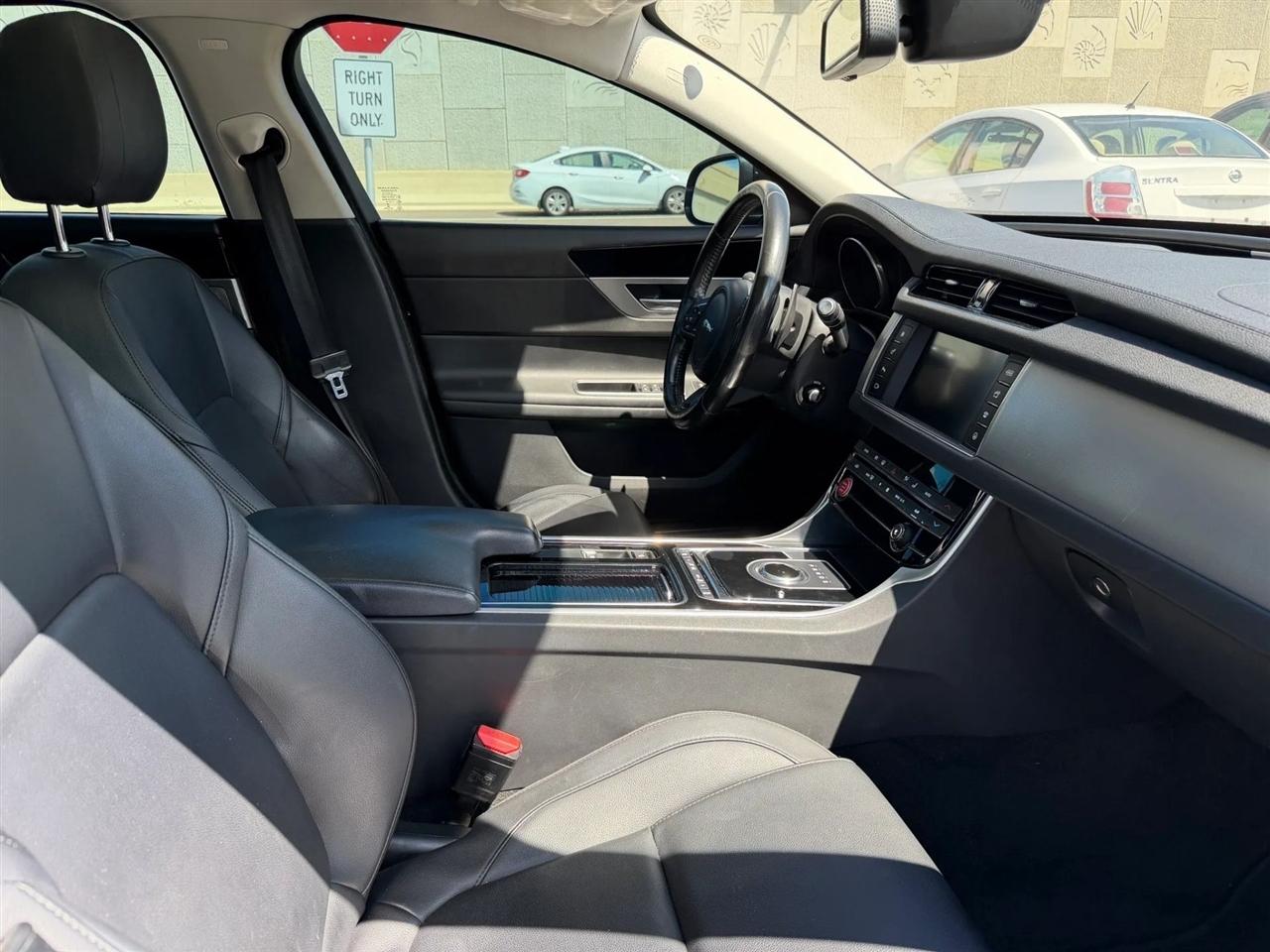 Jaguar XF  2018