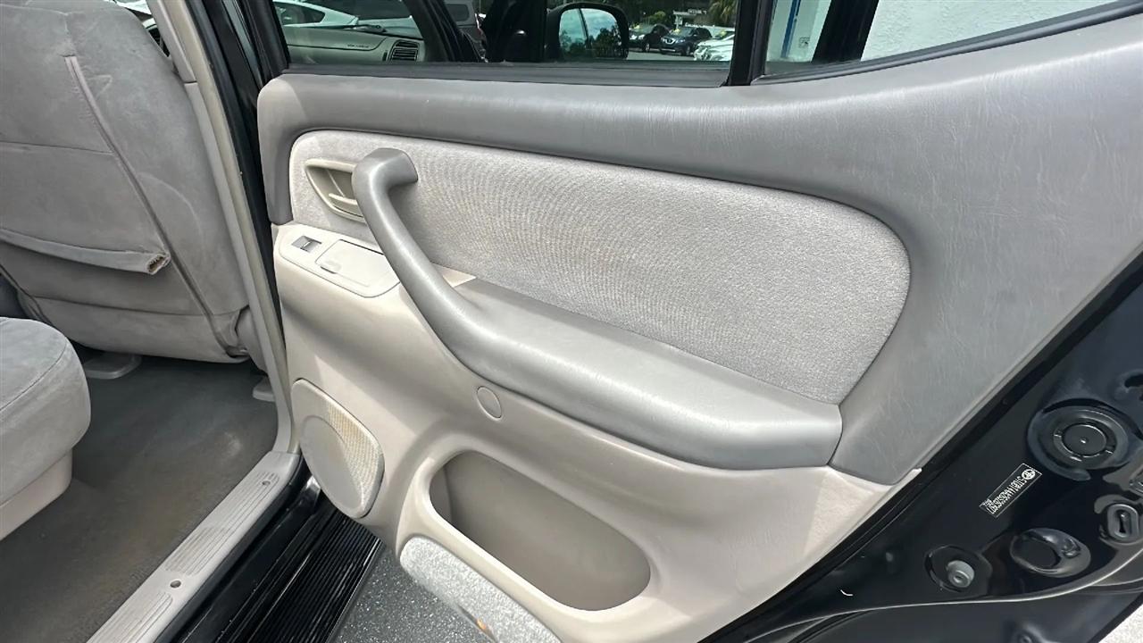 Toyota Sequoia  2006