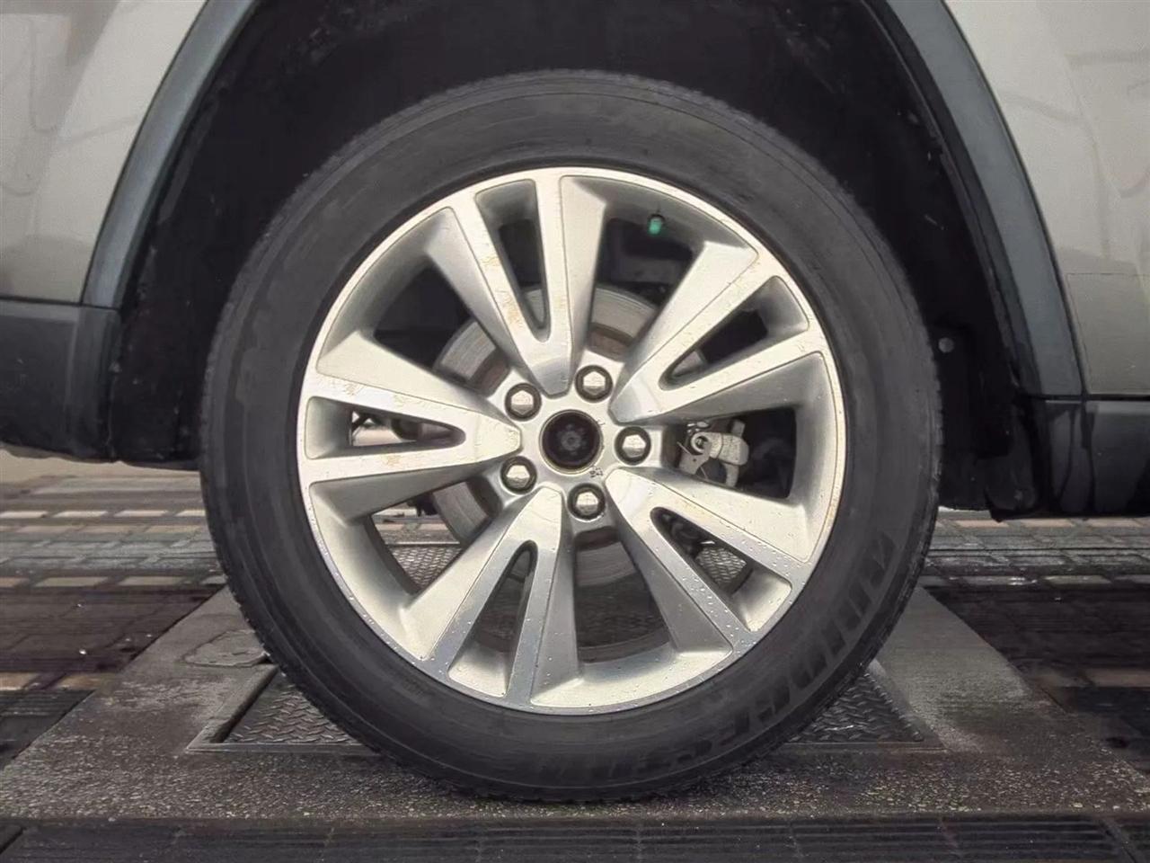 Jeep Grand Cherokee  2013