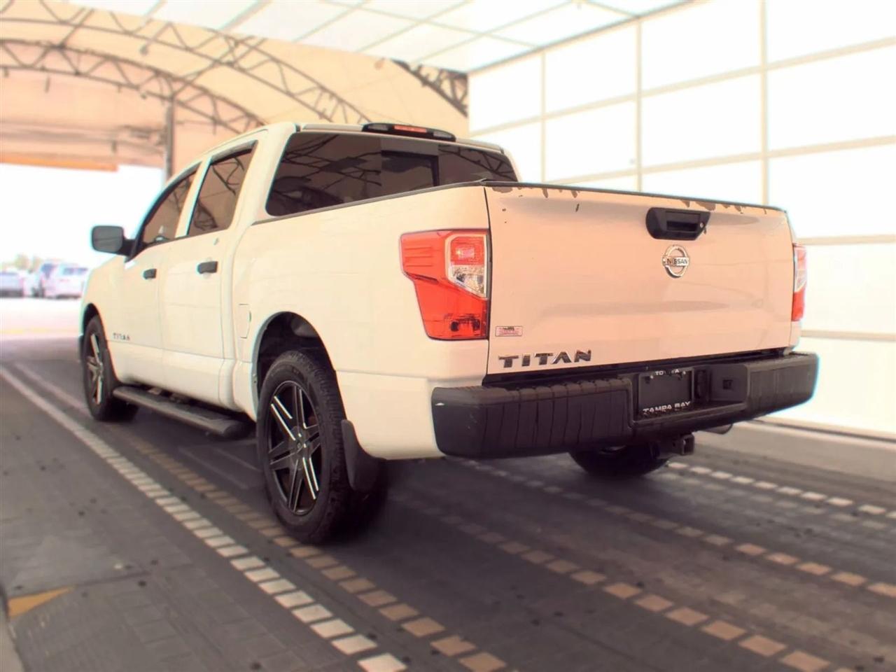 Nissan Titan  2017