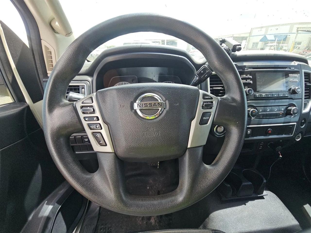 Nissan Titan  2017