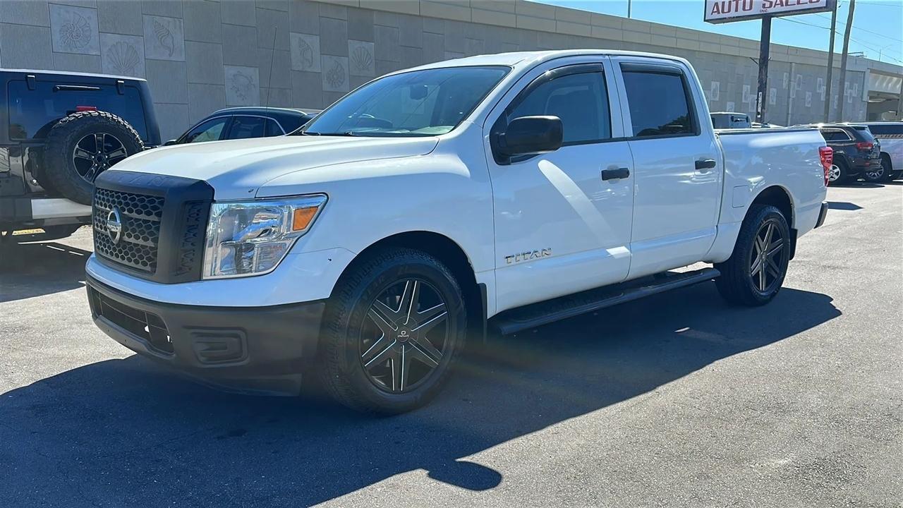 Nissan Titan  2017