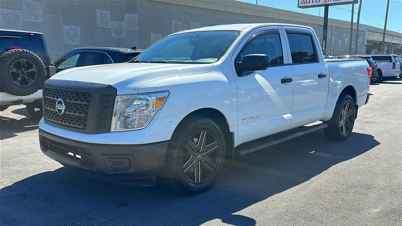 Nissan Titan  2017