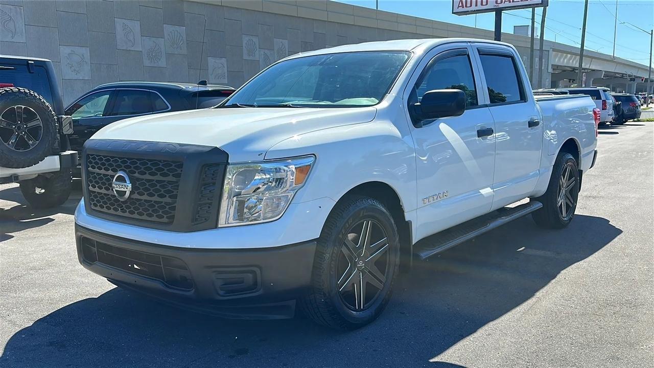 Nissan Titan  2017