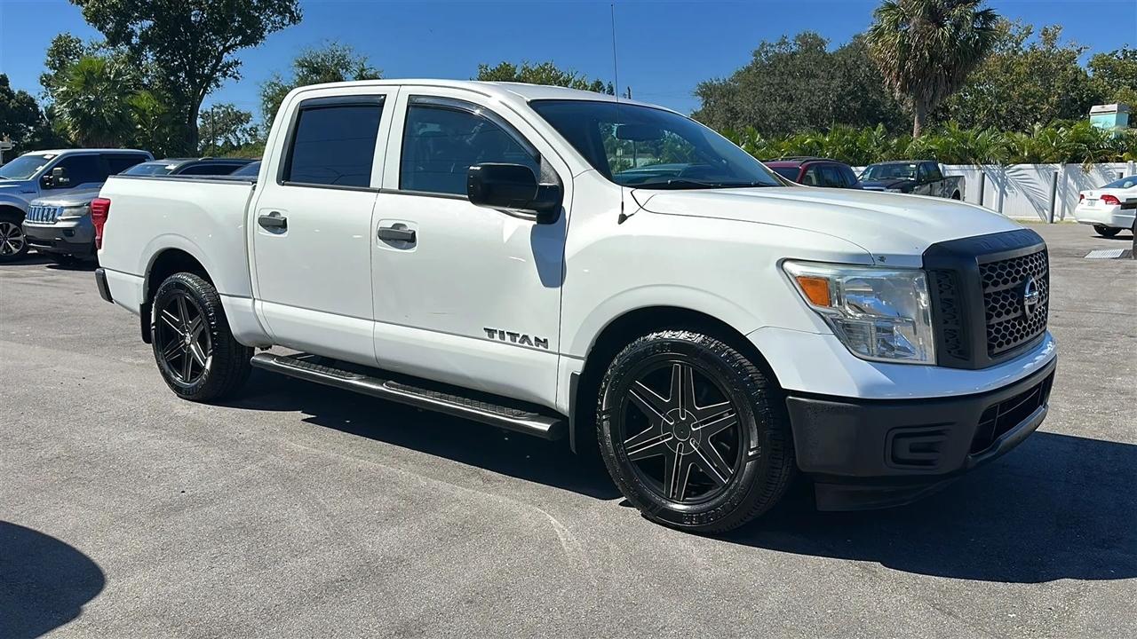 Nissan Titan  2017