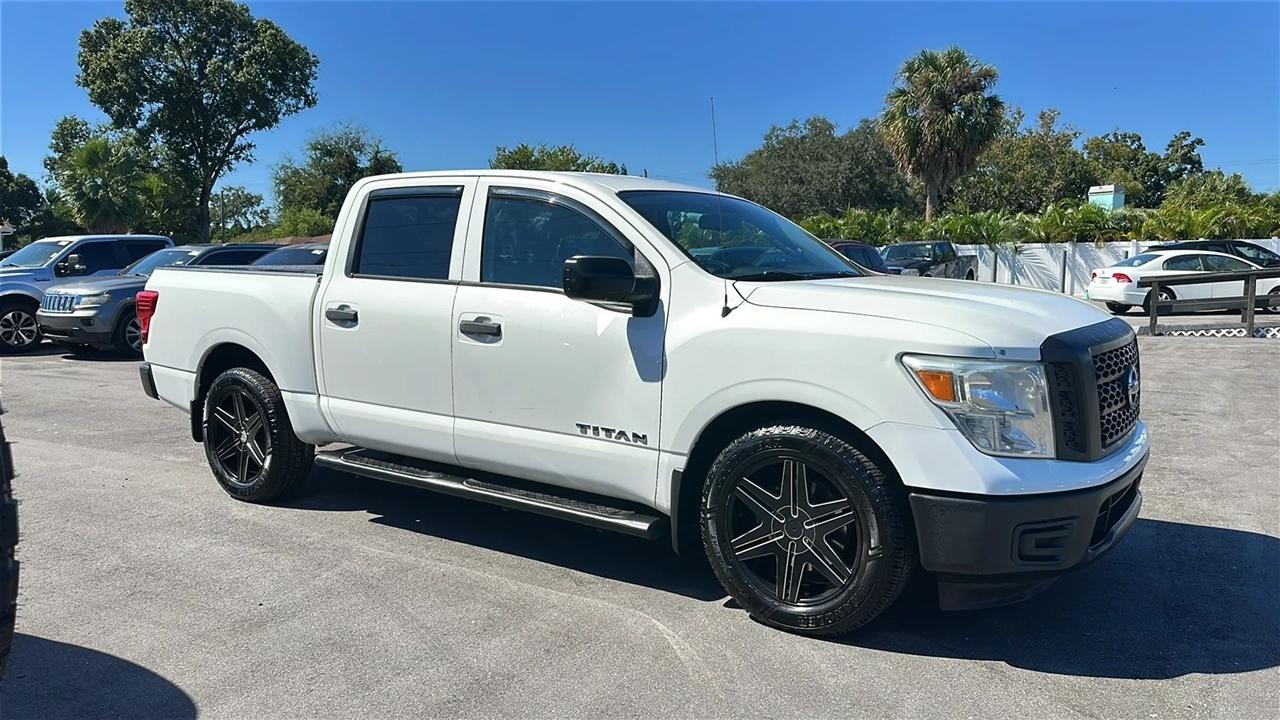 Nissan Titan  2017