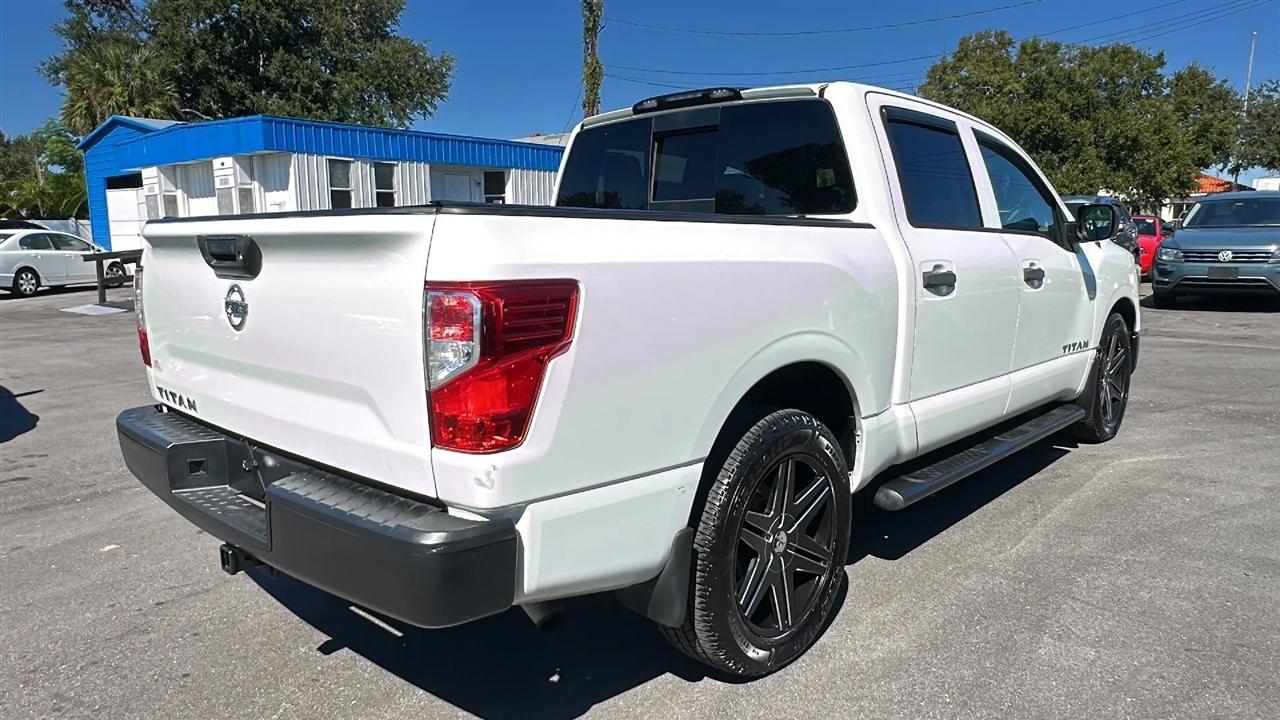 Nissan Titan  2017