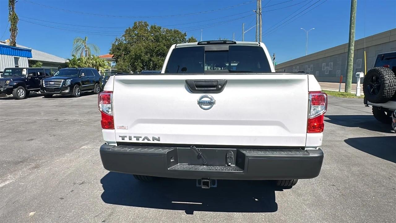 Nissan Titan  2017
