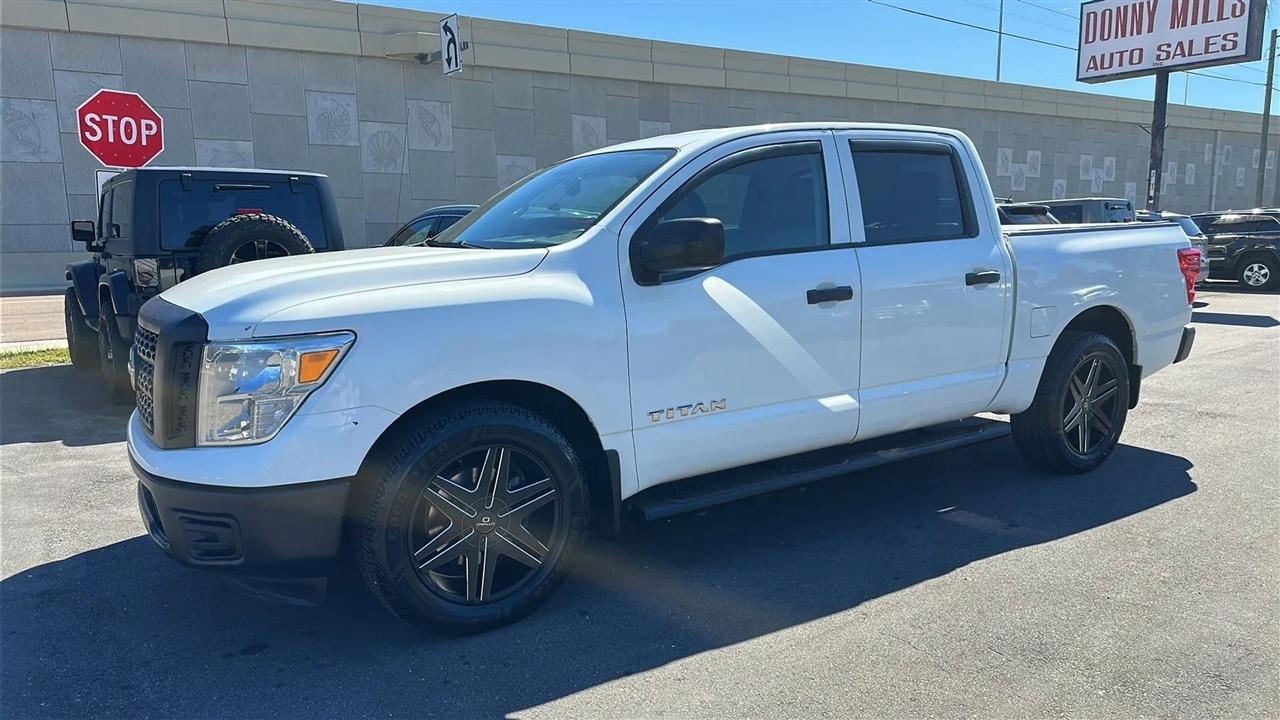 Nissan Titan  2017