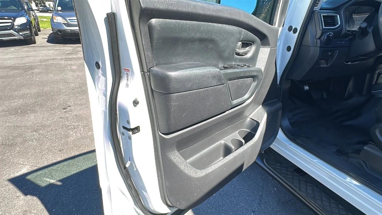 Nissan Titan  2017