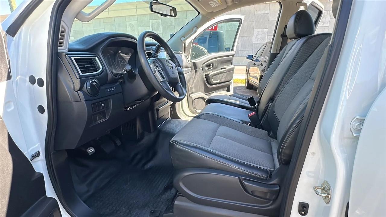 Nissan Titan  2017