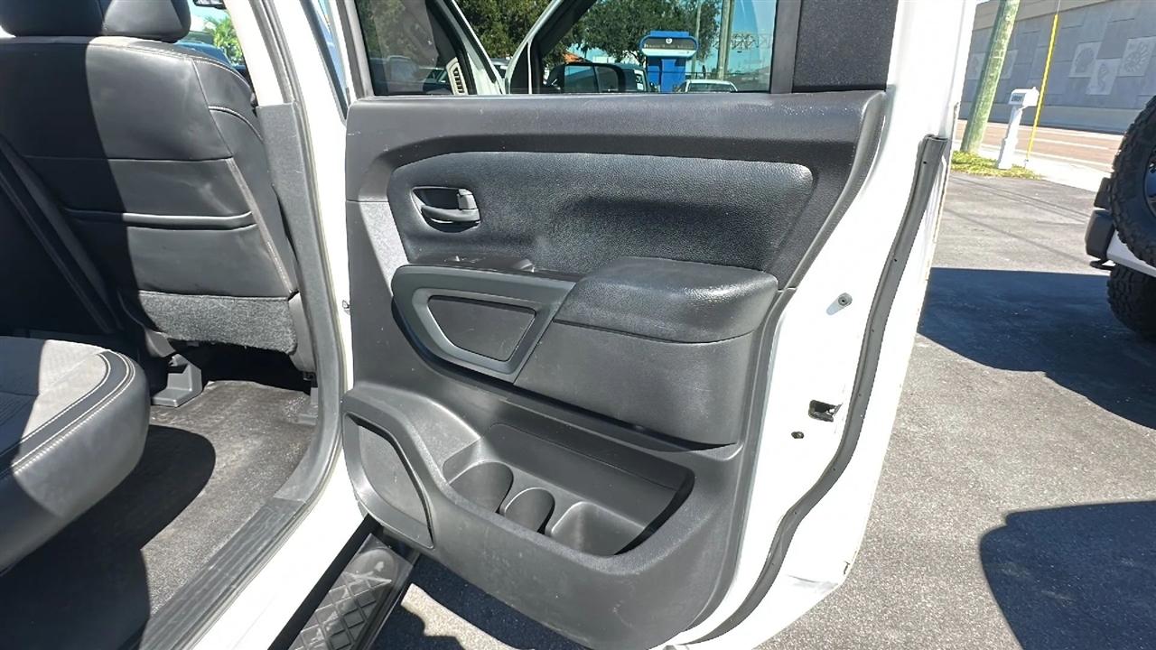 Nissan Titan  2017