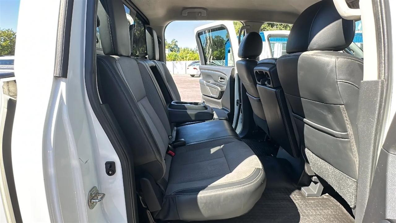 Nissan Titan  2017
