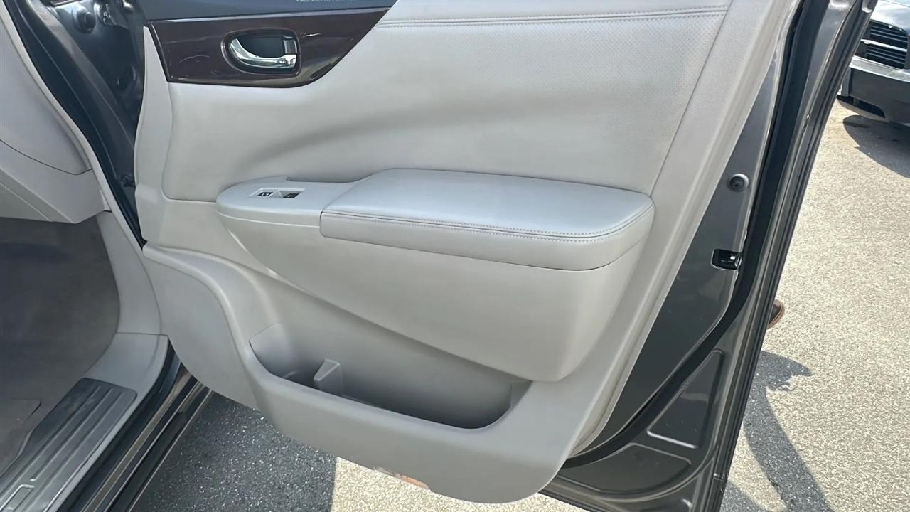 Nissan Quest  2016