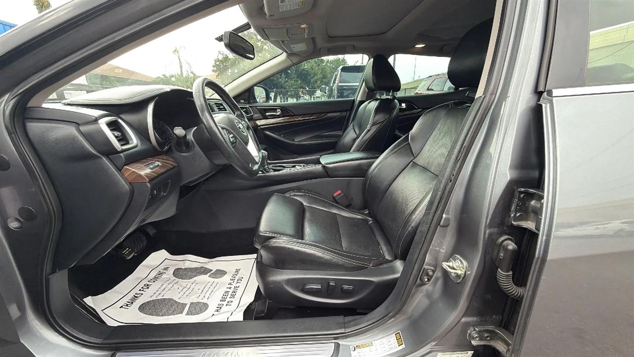 Nissan Maxima  2018