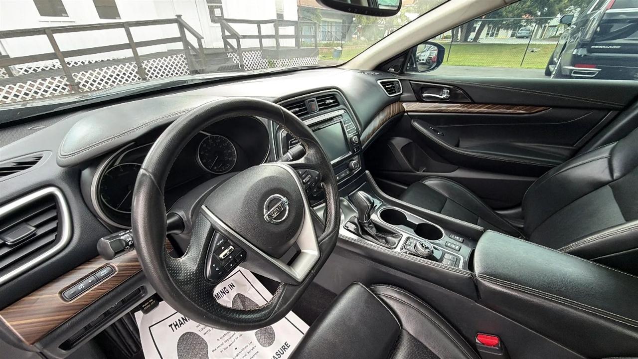 Nissan Maxima  2018
