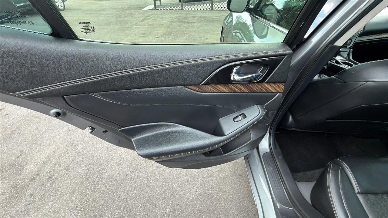 Nissan Maxima  2018