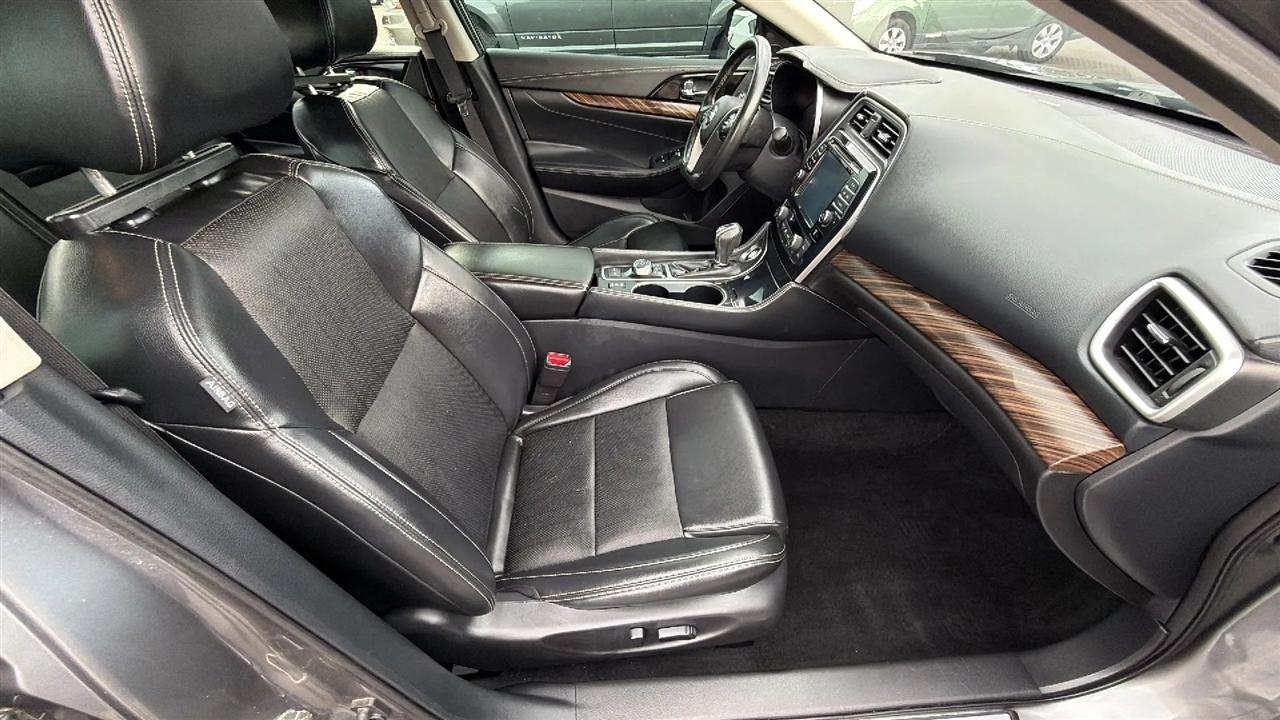 Nissan Maxima  2018