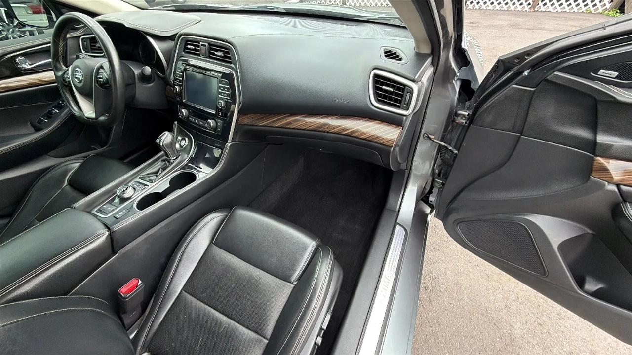 Nissan Maxima  2018