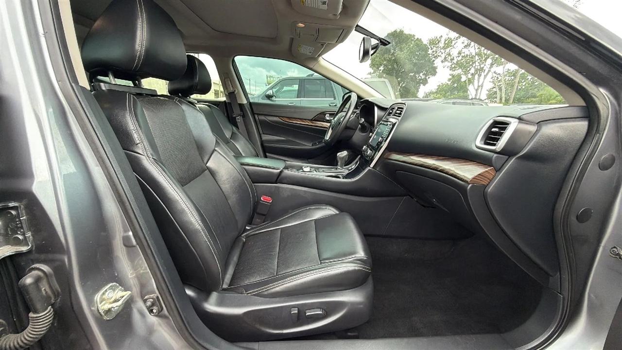 Nissan Maxima  2018