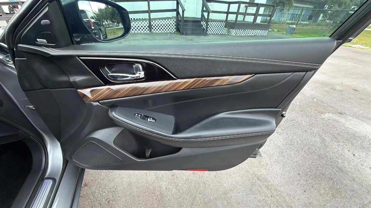 Nissan Maxima  2018
