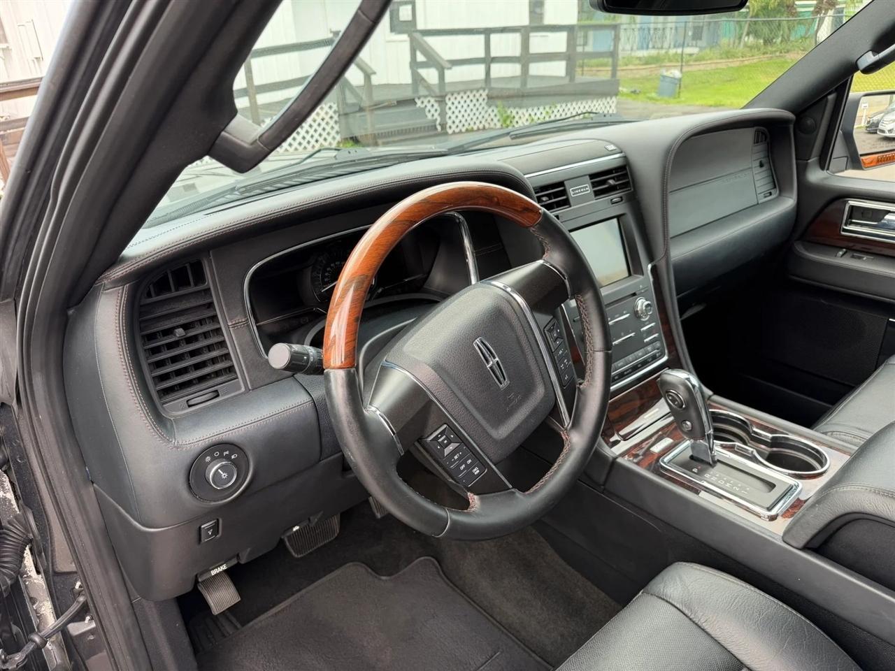 Lincoln Navigator L  2016