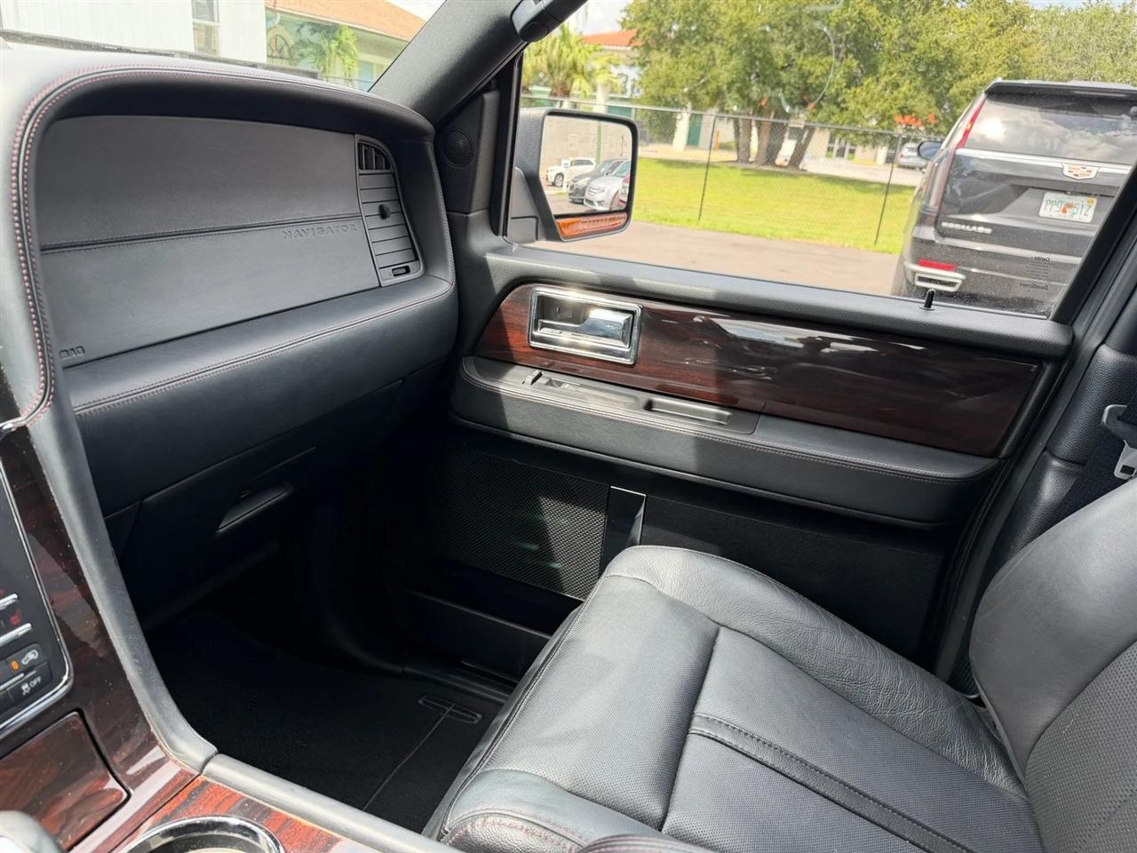 Lincoln Navigator L  2016