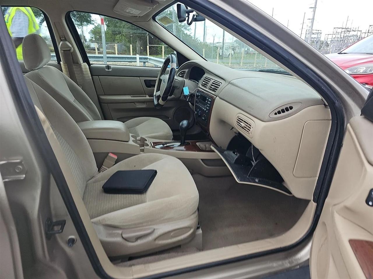Ford Taurus  2006