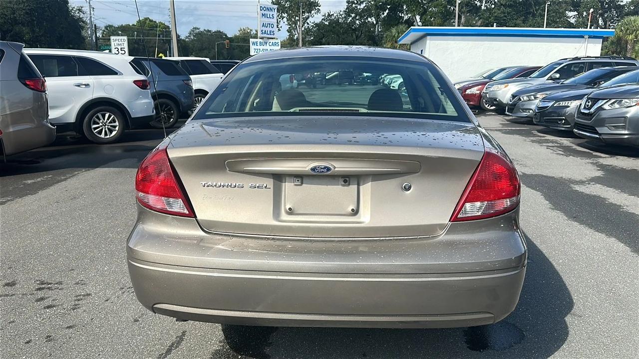 Ford Taurus  2006