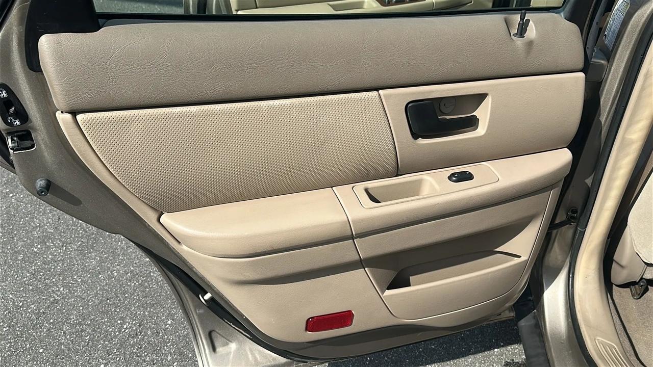 Ford Taurus  2006