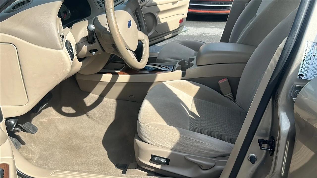 Ford Taurus  2006