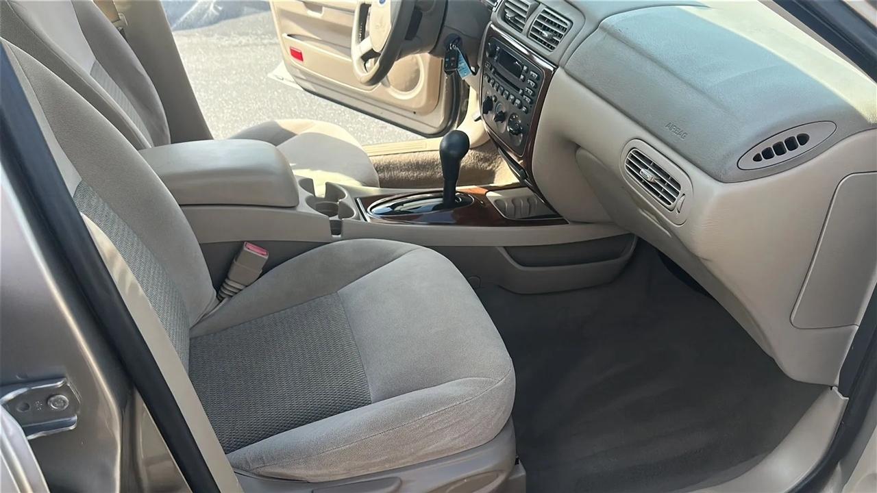Ford Taurus  2006
