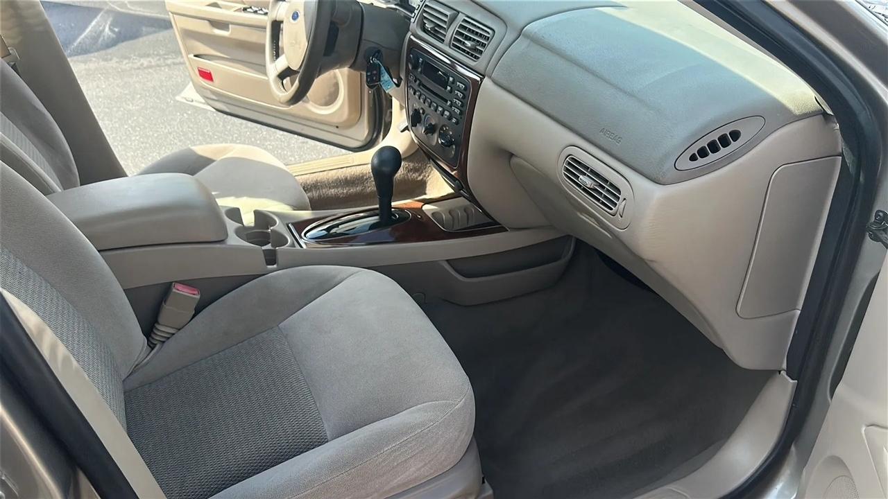 Ford Taurus  2006