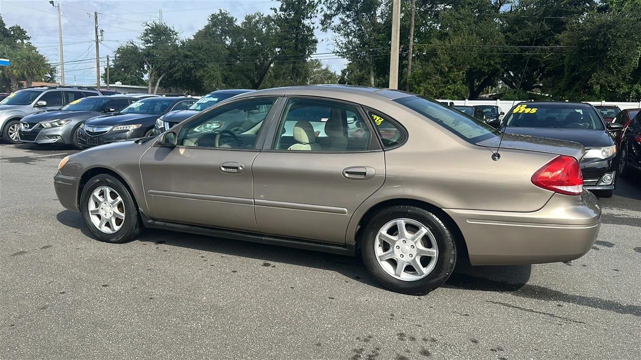 Ford Taurus  2006