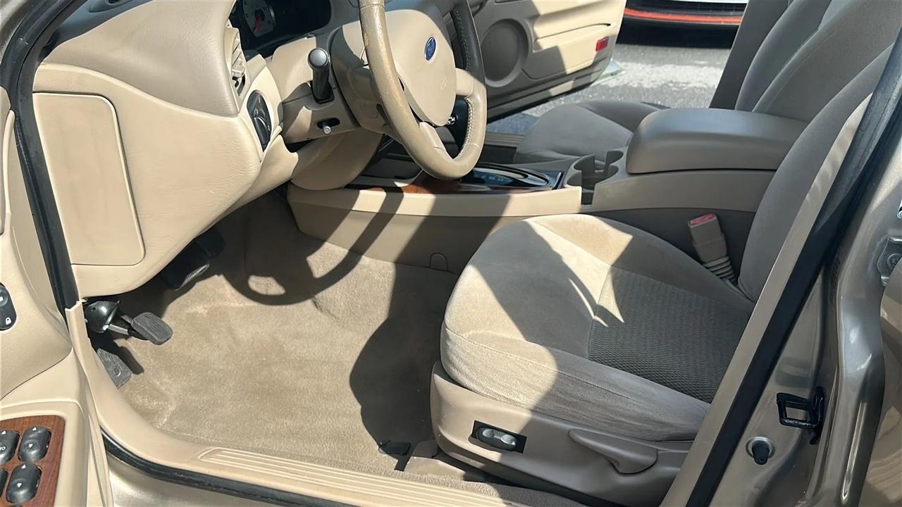 Ford Taurus  2006