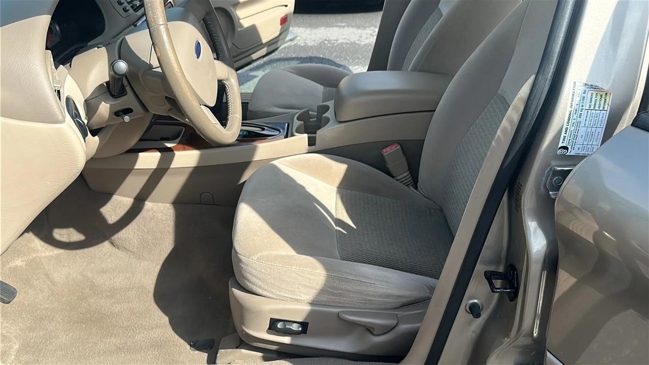 Ford Taurus  2006