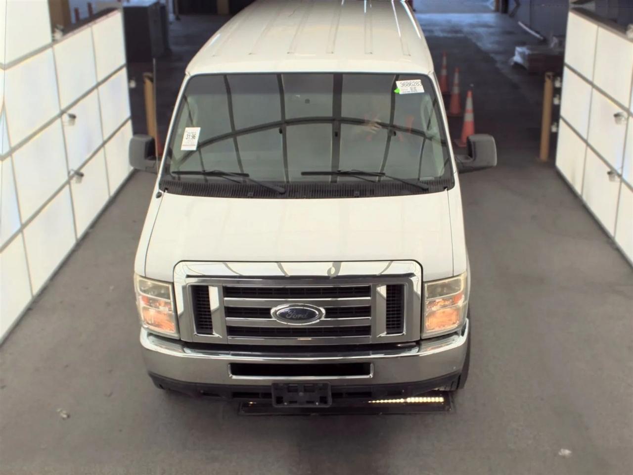 Ford Econoline Wagon  2013